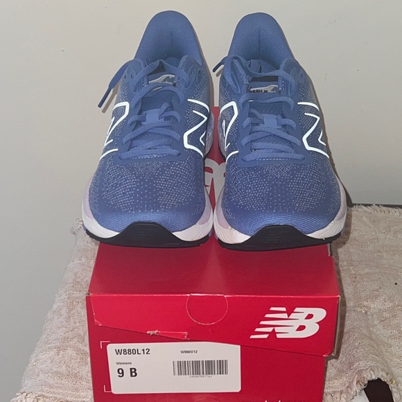 New Balance Women’s fresh foam x 880v12 running shoes Size 9B Purple NEW IN BOX - Picture 2 of 14
